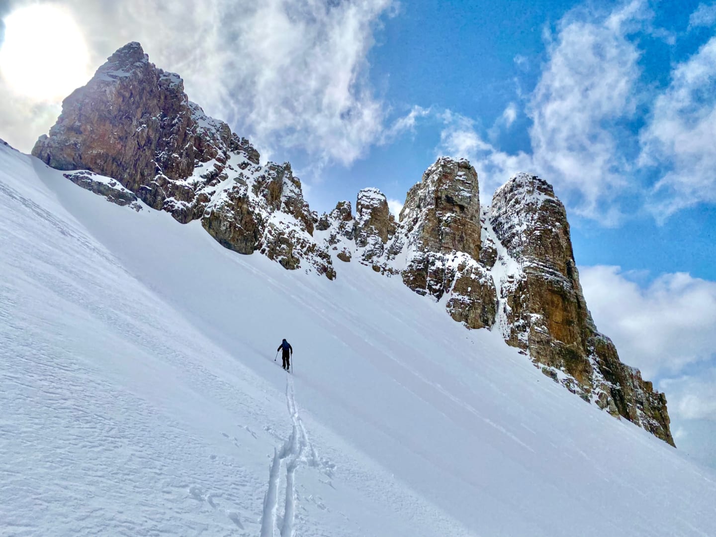 Planes de montaña con nieve